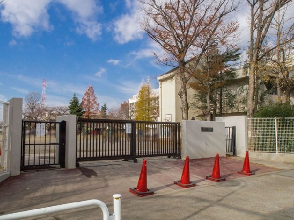 府中市西府町4丁目　新築一戸建て　6799万円　1号棟