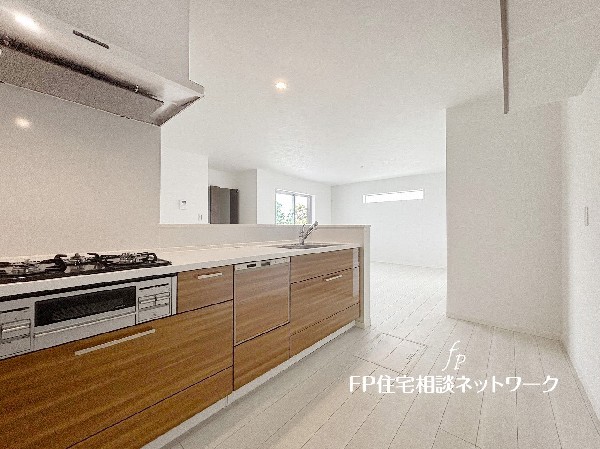 毎日使うキッチンが綺麗で清潔ならお料理を作るのも楽しくなりますよね。機能性とデザイン性を兼ね備えた嬉しいキッチン。