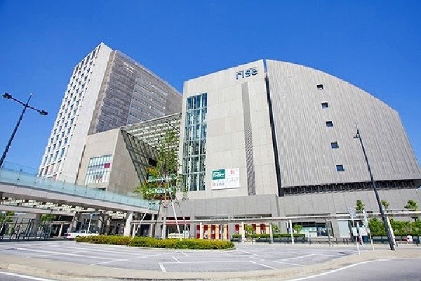 周辺環境:二子玉川RIZE(洗練されたライフスタイルを発信する街二子玉川の大型ショッピングモール。トレンドをおさえた店舗、映画館、レストラン、カフェなどあり。)