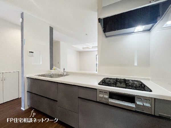 毎日使うキッチンが綺麗で清潔ならお料理を作るのも楽しくなりますよね。機能性とデザイン性を兼ね備えた嬉しいキッチン。