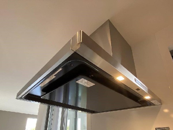 【プラン例 建物価格2000万円 建物面積面積98m2】スタイリッシュな見た目からインテリアとしても人気があり、お掃除もしやすい最新型です。