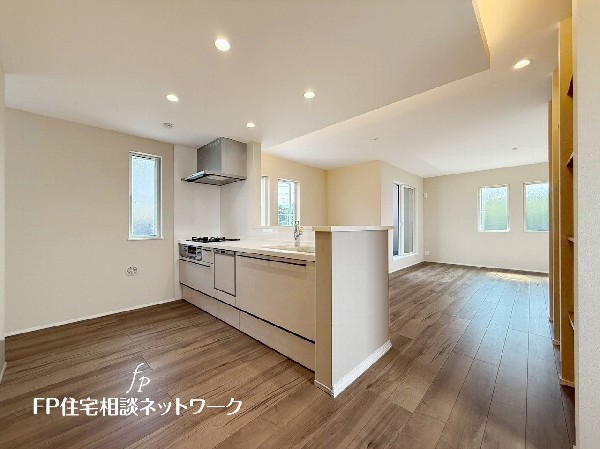 毎日使うキッチンが綺麗で清潔ならお料理を作るのも楽しくなりますよね。機能性とデザイン性を兼ね備えた嬉しいキッチン。