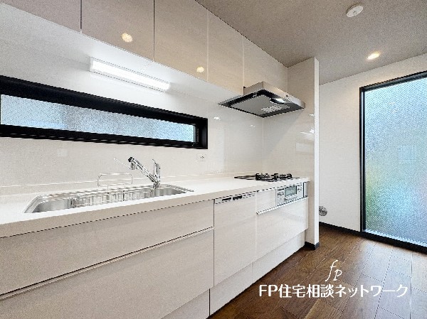 毎日使うキッチンが綺麗で清潔ならお料理を作るのも楽しくなりますよね。機能性とデザイン性を兼ね備えた嬉しいキッチン。