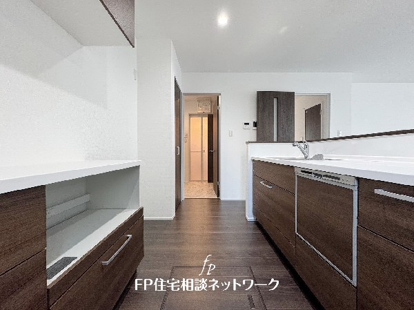 毎日使うキッチンが綺麗で清潔ならお料理を作るのも楽しくなりますよね。機能性とデザイン性を兼ね備えた嬉しいキッチン。