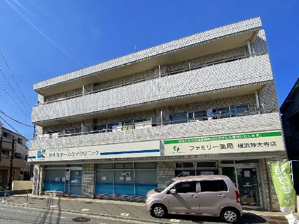 周辺環境:ひらた内科・脳神経内科クリニック(内科を基本として、呼吸器内科、消化器内科、循環器内科を専門にしている医師が曜日別で外来診察を担当しております。)