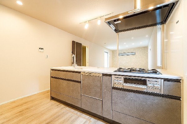 毎日使うキッチン周りが綺麗で清潔に保たれていると、お料理を作るのも楽しくなりますよね。