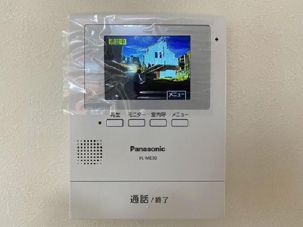 建物プラン例　建物価格2000万円（税込）建物面積面積100m2　モニター付インターホンが標準仕様です。目で確認できるからあんしんです。