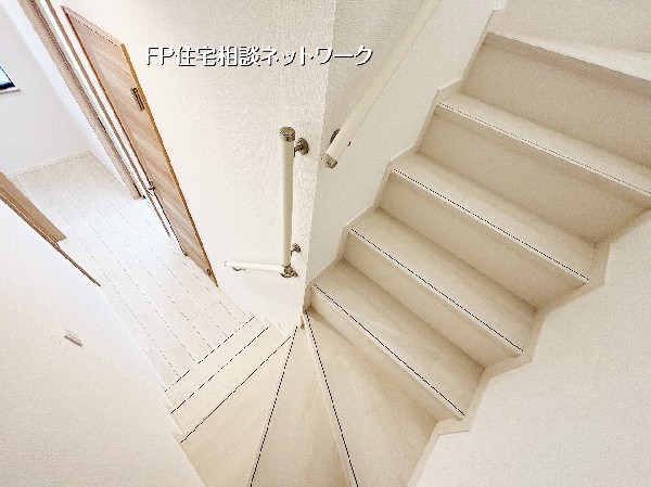 同形状・同仕様（玄関・階段）