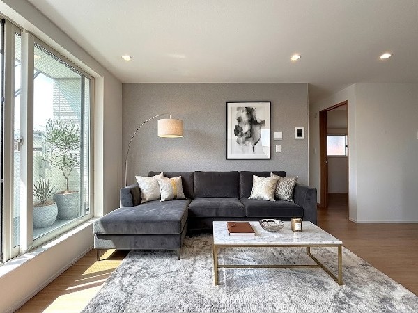 ■リビング■  本画像はAIがCGで小物等を作成しており、実際の現地に小物等は設置されておりません。また、販売価格に小物等は含まれておりません。