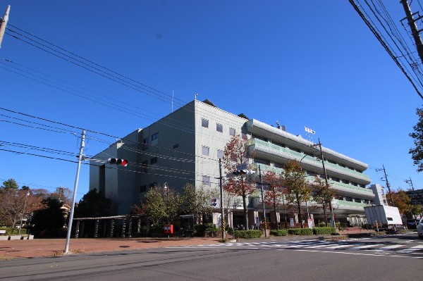 周辺環境:区役所(青葉区役所　引越しや出産、検診、保育園の入園、年金、税金、各種手続き等々、節目で必ず行く必要がある区役所。)