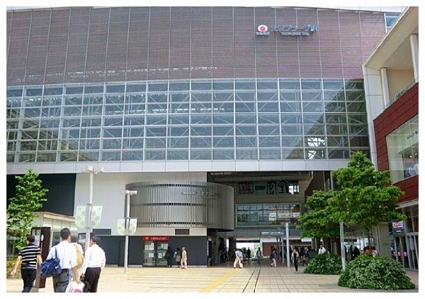 周辺環境:たまプラーザ駅(駅直結のショッピングエリアたまプラーザテラスがあり、他に東急百貨店、東急ストア、イトーヨーカドー等買い物する場所が駅から近く便利です)