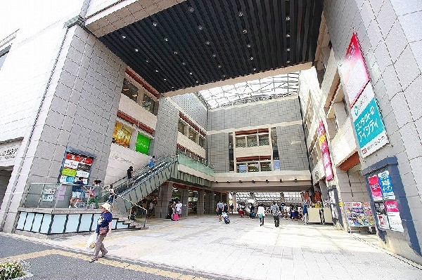 周辺環境:日吉駅(東横線通勤特急・急行停車駅、グリーンライン始発駅。「渋谷」駅へ約20分、「横浜」駅へ約12分と、好アクセス駅です。)