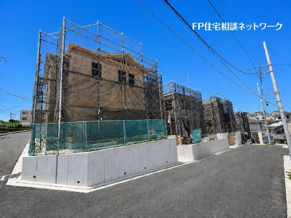 外観:大規模開発現場で同世代の方も多く、将来、お子様達が集まってみんなで遊んでいる光景が目に浮かびます。