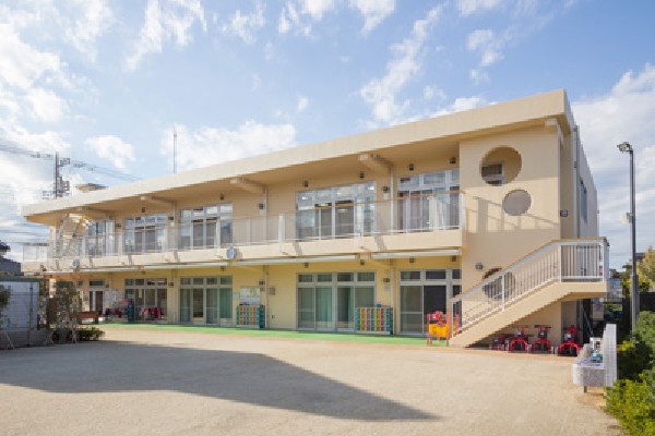周辺環境:富士本保育園(「命を大切にすること」をテーマに、一人ひとりの発達段階にあった保育を目指す保育園です。)