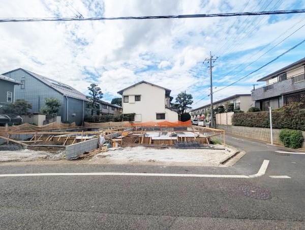 外観:現地外観写真（建築中）