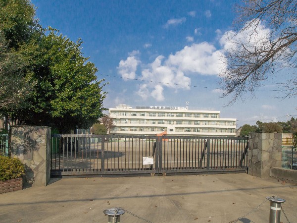 周辺環境:小金井市立東小学校