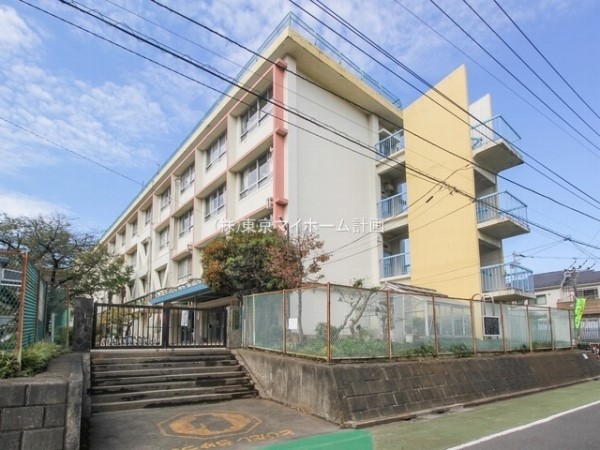 周辺環境:三鷹市立大沢台小学校