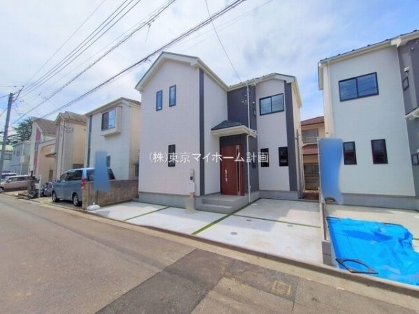 外観:前面道路含む現地外観写真
