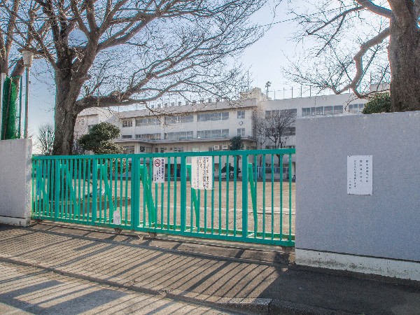 周辺環境:東久留米市立南町小学校(「確かな学力、豊かな人間性、健康な体」をモットーに学校と保護者、地域が一体となった学校づくりを目指します。)