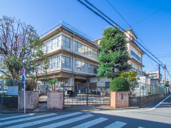 周辺環境:立川市立第四小学校(登校距離も近く、小学生のお子様がいらっしゃるご家庭には嬉しいですね。)