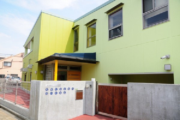 周辺環境:田無ひまわり保育園(季節ごとの行事を通して地域と園児が交流する環境をつくるなど、公立保育園のような地域子育て支援も行っている保育園です。)
