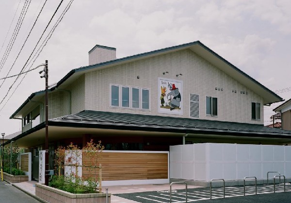 周辺環境:仲町にこにこ保育園(いつも元気いっぱいの保育園。子ども同士の触れ合いがお子様の心を育みます。)