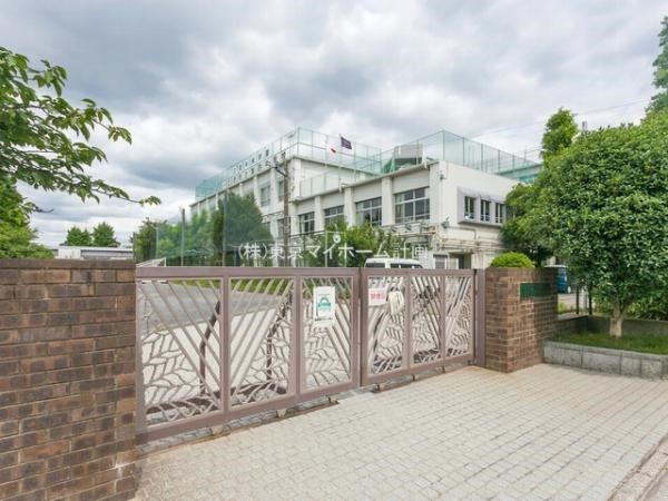 周辺環境:三鷹市立第四中学校