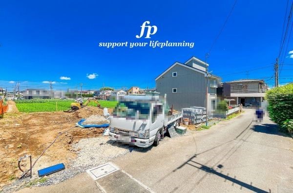 外観:前面道路含む現地土地写真