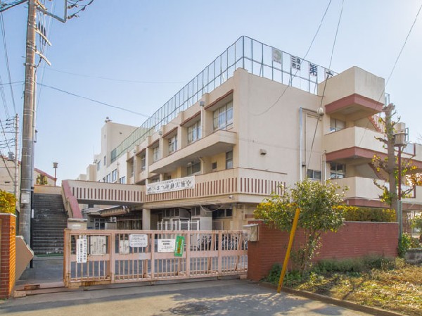 周辺環境:三鷹市立第六中学校