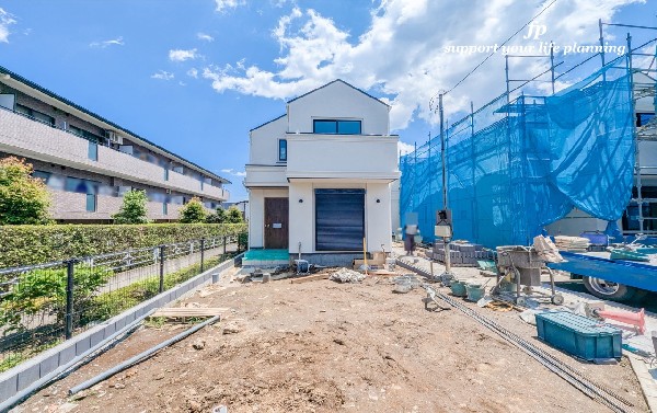 外観:現地外観写真（建築中）
