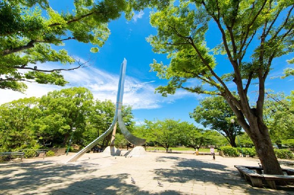 周辺環境:府中公園(イベント会場にもなる府中市のシンボルとなる公園です。)