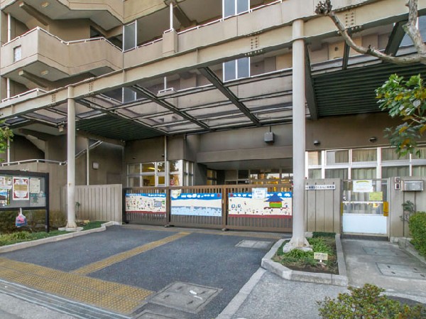 周辺環境:こくぶんじ保育園(お子さんの個性や自主性を尊重し、健やかな成長を援助します。また、保護者の方の子育て支援も行っています。)