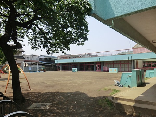 周辺環境:ぬくい南幼稚園　(園児達は、園庭での自由遊びの合間に、楽器を使った一斉活動や、園長先生が直々に教える体操などが入る、メリハリのある一日を過ごしています。)