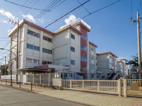 周辺環境:国立市立国立第三小学校(教育目標は「思いやりのある子」「考え実行する子」「健康でたくましい子」です。)