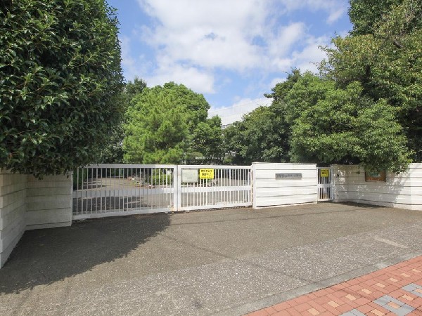 周辺環境:府中市立南町小学校