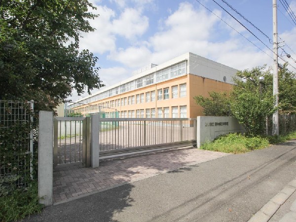 周辺環境:中市立府中第三中学校
