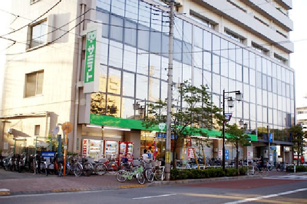 周辺環境:サミットストア東府中店(夜12時までの営業なので、遅く帰宅したときにも便利なスーパーです。)