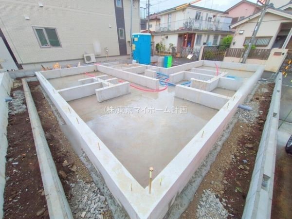 外観:現地外観写真（建築中）
