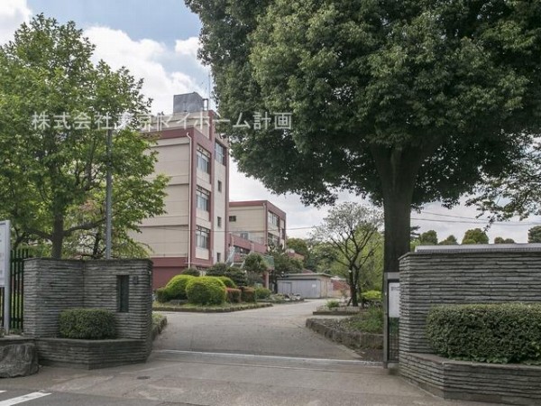 周辺環境:調布市立神代中学校