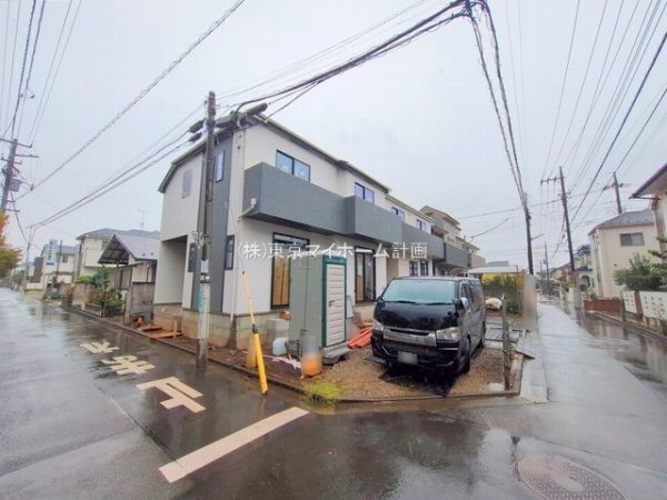 外観:前面道路含む現地外観写真