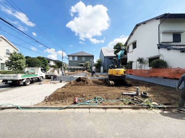 外観:現地土地写真（造成中）