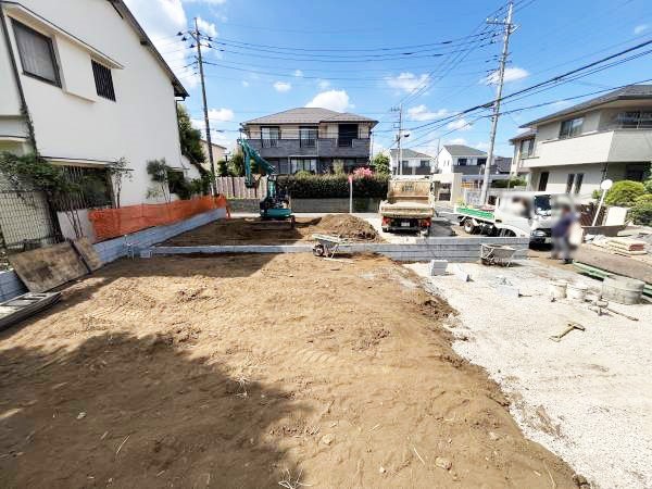 外観:現地土地写真（造成中）
