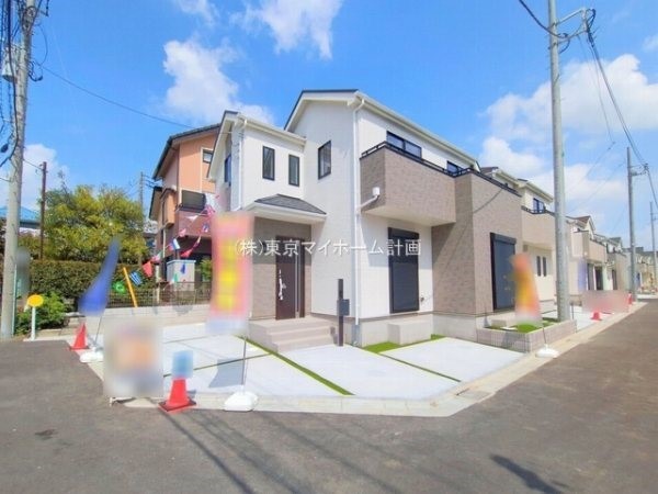 外観:前面道路含む現地外観写真