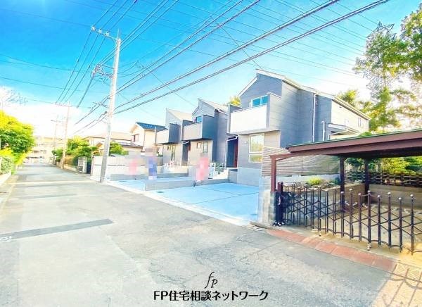 外観:前面道路含む現地外観写真