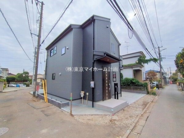 外観:前面道路含む現地外観写真