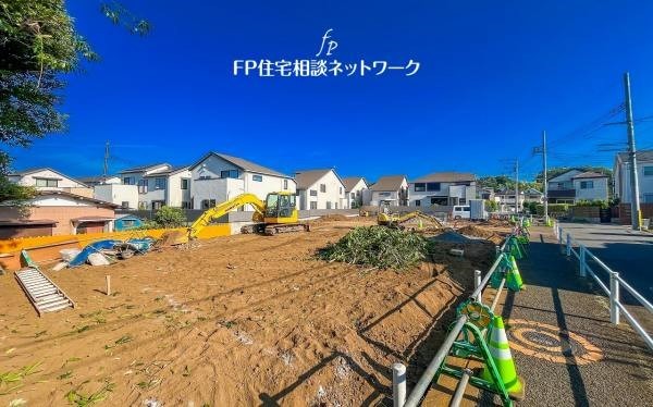 外観:前面道路含む現地土地写真