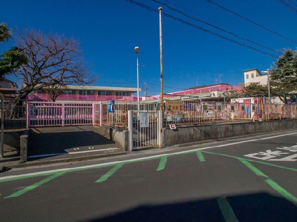 周辺環境:津田保育園(子どもたちの心と体がよく育つように、自然の触れ合いや楽しい体験を多くしています。子どもの思いを聞き取り、子どもと職員、父母と職員の信頼関係を大切にしています。)