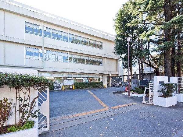 周辺環境:府中市立府中第六小学校(自分で学べる子、仲よく助け合う子、たくましい子の育成に努めている学校です。)