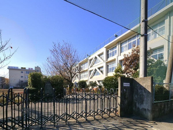 周辺環境:東大和市立第二中学校