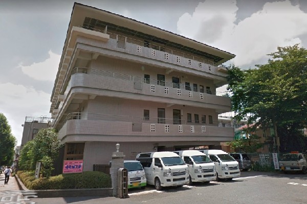 周辺環境:晴見保育園(地域の教育的資源を活用した保育（おもしろ実験・農場体験など）や公園などを利用した戸外保育を利用して感性や教養を磨いています。)